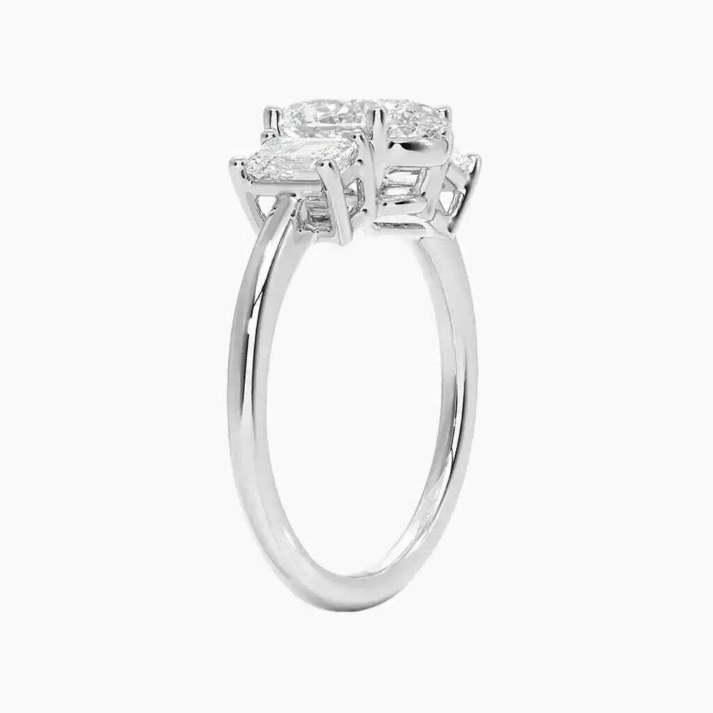 Aurelia Three Stone Oval