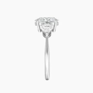 Calliope Three Stone Oval