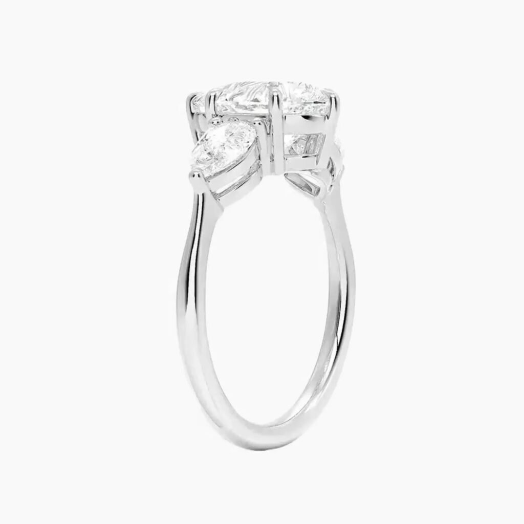 Calliope Three Stone Pear